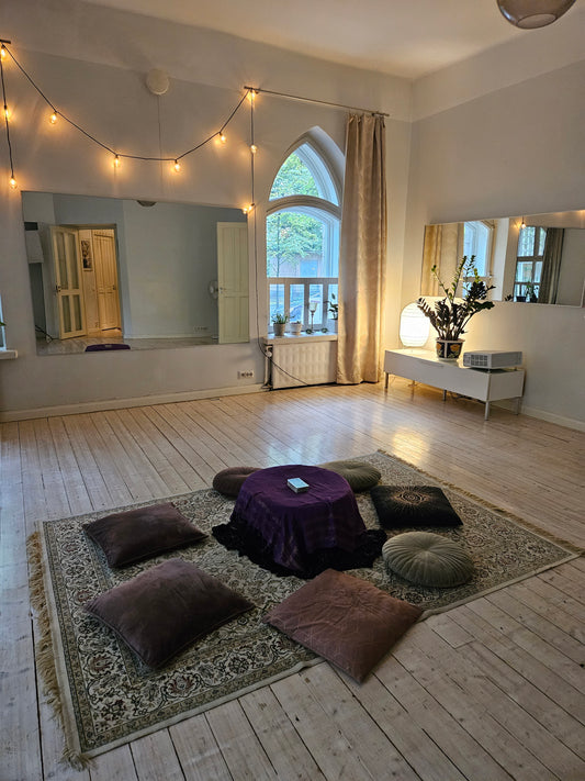 Juhlapaketti studiolla VARAUSMAKSU